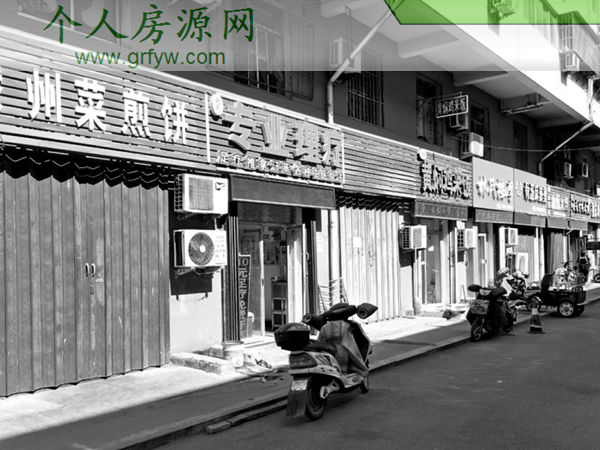 生意蕭條沿街商鋪貼滿了吉房轉讓廣告