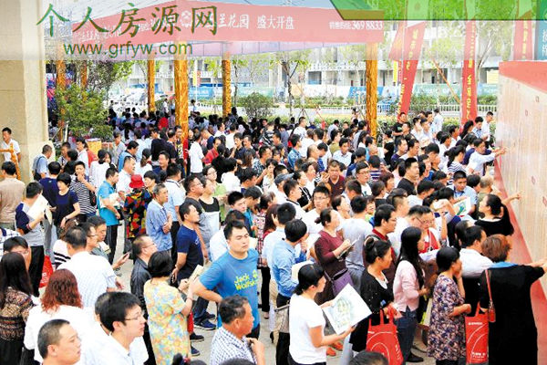興業(yè)玉蘭花園北區(qū)開盤主力戶型基本售罄千人到訪再現(xiàn)搶購場面