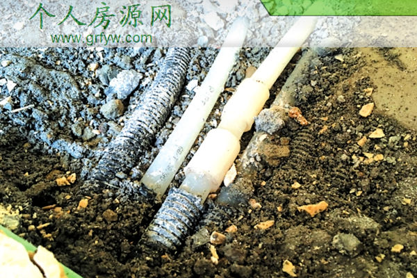 萬科金域平江精裝房水管破裂地暖漏水