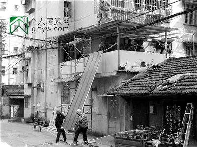 小陽臺擴張成大房間,一30.75平方米違建房間被依法拆除