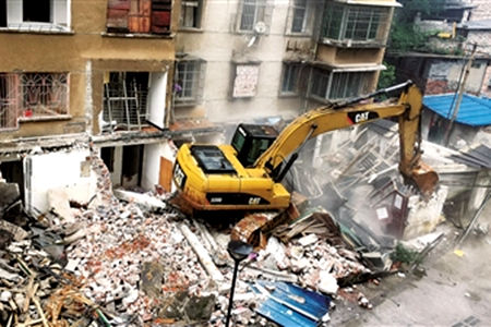 西江路違建房屋被拆除
