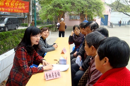 深入社區宣傳保障房政策