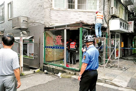 柳州違建刻章室被城管拆除