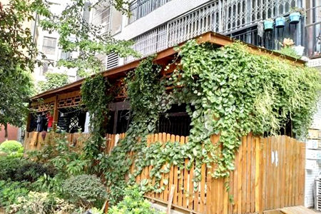 私家花園打造成休閑房