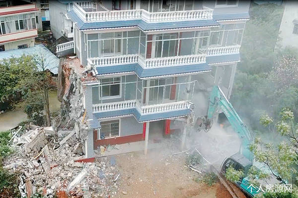 違建別墅被拆除