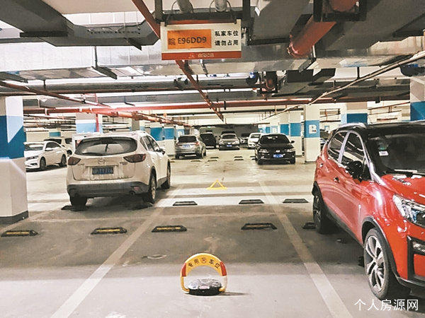 地下車庫只有零散的幾個車位設置了地鎖