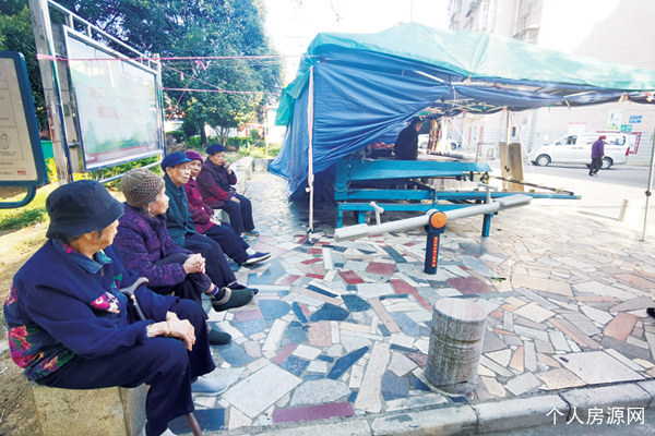老人的休閑健身活動因場地被占用受到影響